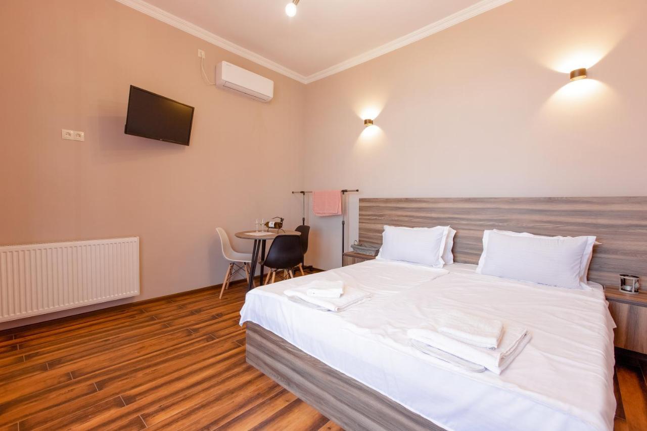 4 Rooms Signagi Buitenkant foto